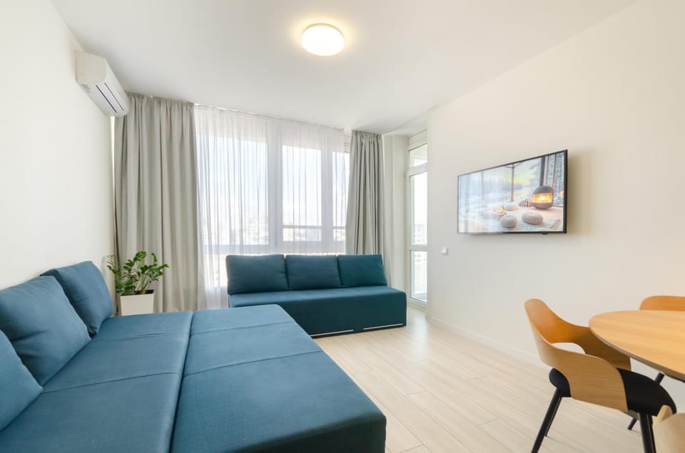TV and multimedia, Living room, Seating area, air conditioner