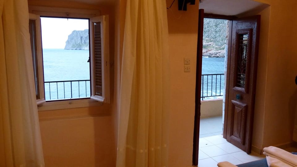 Balcony/Terrace, Mountain view, Sea view
