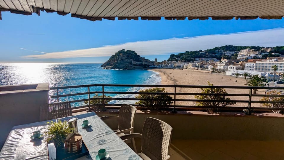 View (from property/room), Balcony/Terrace, Beach