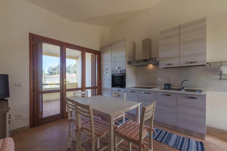 Property building, Kitchen or kitchenette, Living room