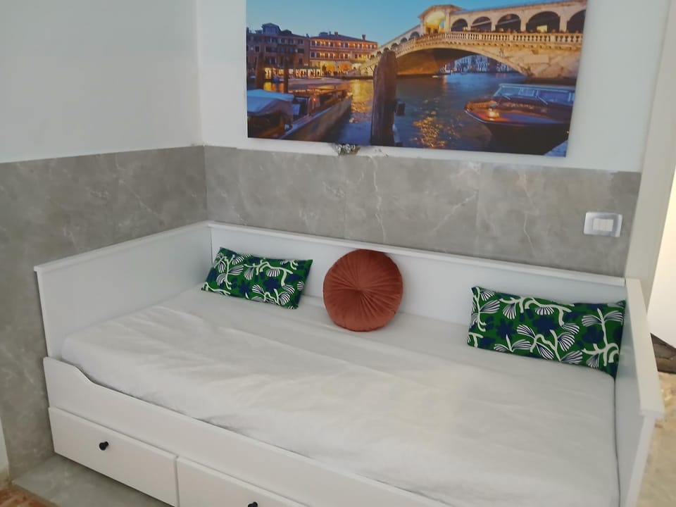 Om House Venezia Bed and Breakfast in Venice