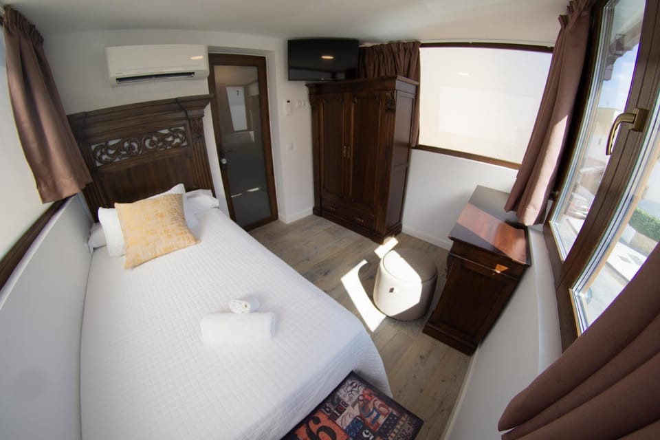 Rastro 24 Rooms Vacation rental in Malaga