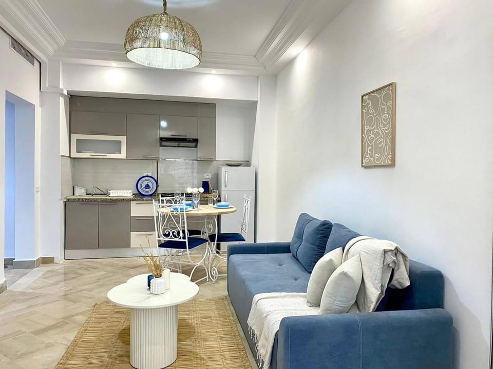 Communal lounge/ TV room, Living room, Lounge or bar, Other, Lunch, Dinner, kitchen, acessibility, air conditioner