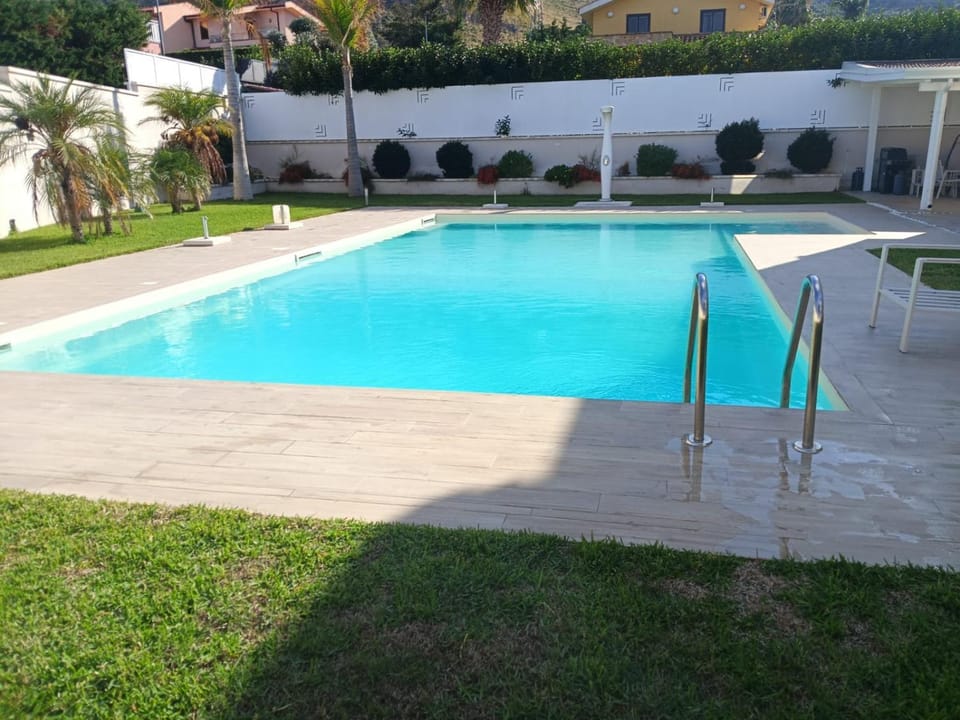 Garden, Swimming pool