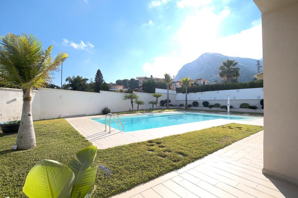 Garden, Swimming pool