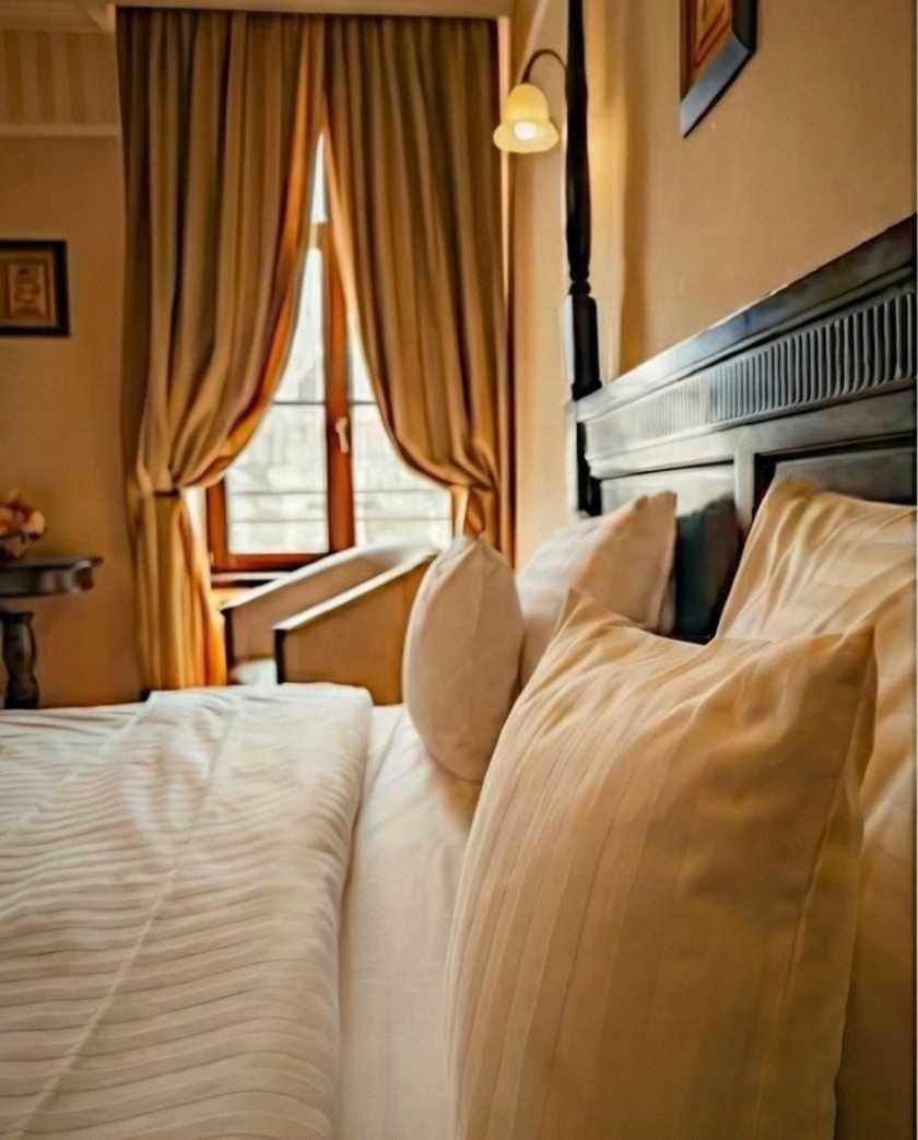 Premium Design Suite with Private City Balcony Apartment in Timisoara