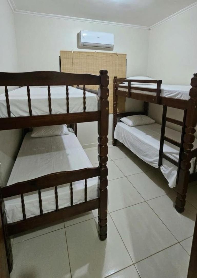 Bedroom, bunk bed
