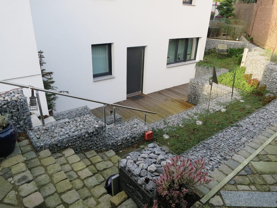 Facade/entrance, Garden, Balcony/Terrace
