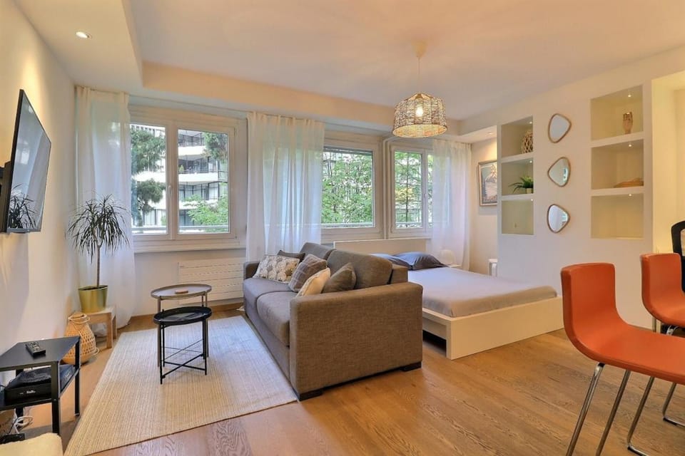 Studio in Champel, 5min to CEVA Apartment in Geneva