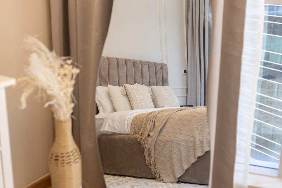 Marina Escape Spacious Skyview 2BR Apartment in Dubai