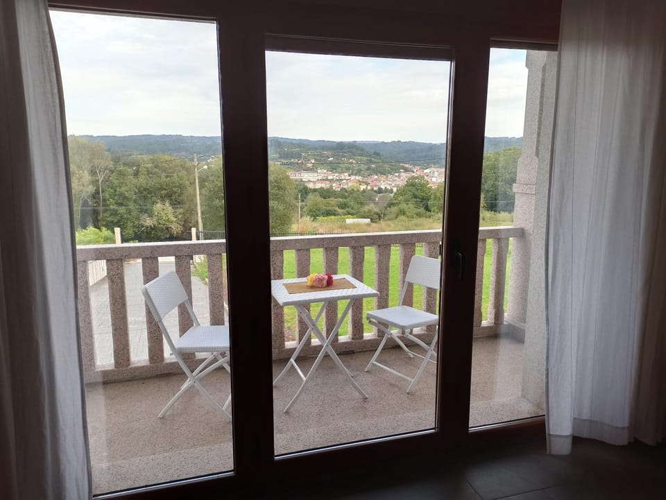 View (from property/room), Balcony/Terrace, City view