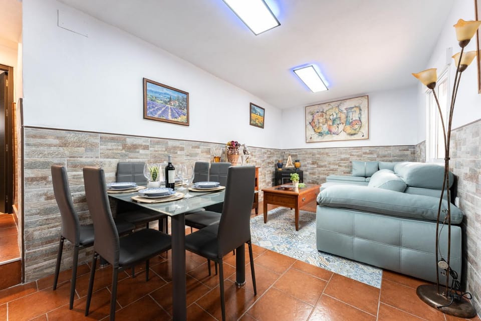 Living room, Dining area