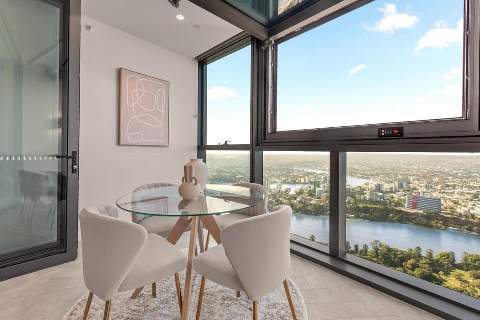 Day, View (from property/room), Balcony/Terrace, Seating area, City view, River view