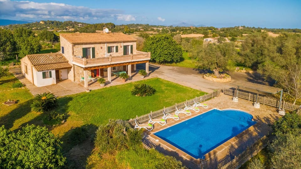 Property building, Bird's eye view, Garden, Swimming pool