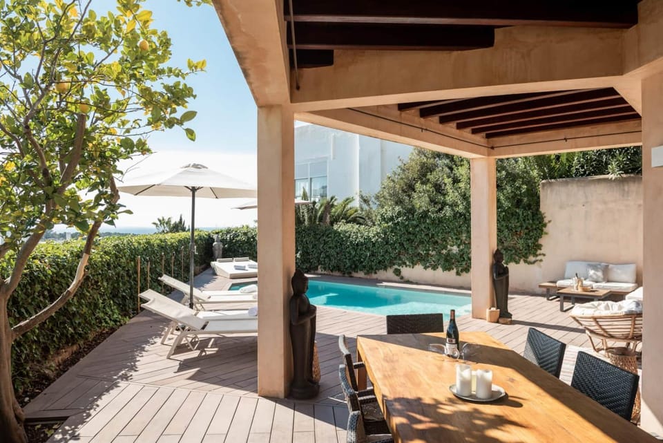 Seating area, Swimming pool
