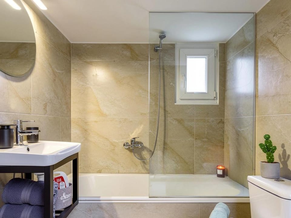 CityNest Central Balcony Apartment in Thessaloniki