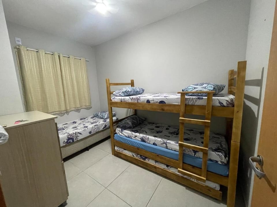 Sobrado de condomínio a 100 mt do mar House in State of São Paulo