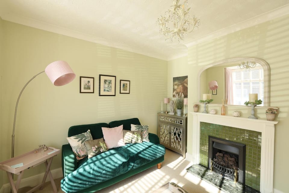 Living room, fireplace