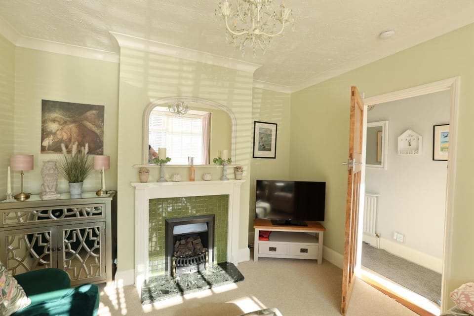 TV and multimedia, fireplace