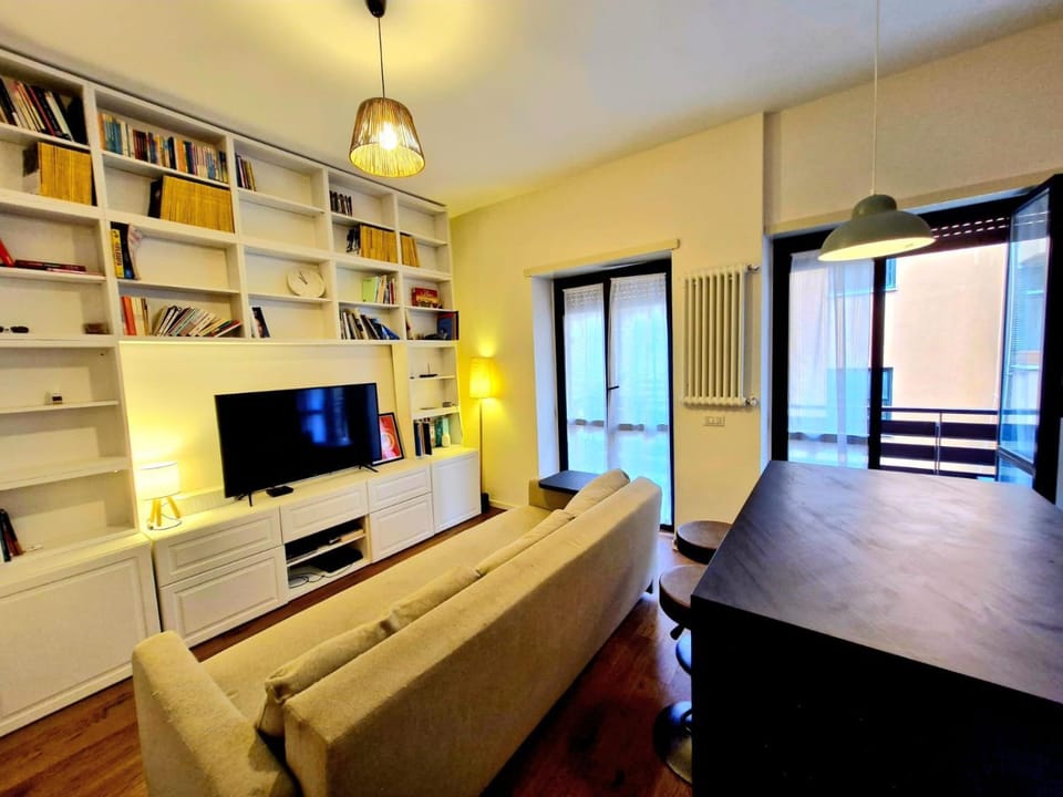 TV and multimedia, Living room, Dining area