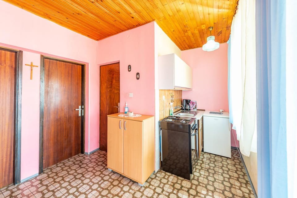 Kitchen or kitchenette, stove