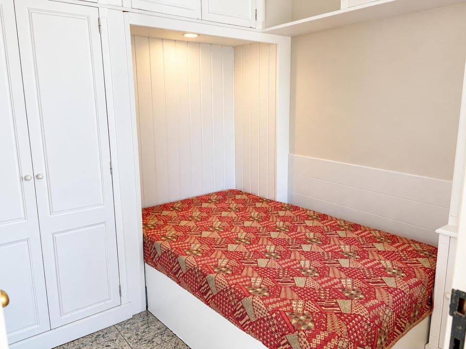 Bed, Bedroom, wardrobe