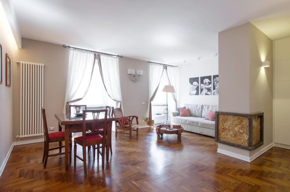 HISTORIC CENTRE LUXURIOUS HOUSE AC and WI-FI Apartment in Rome