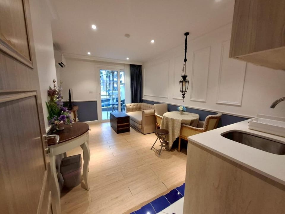 Seven Seas Cote d'Azur 121,122 Apartment in Pattaya City