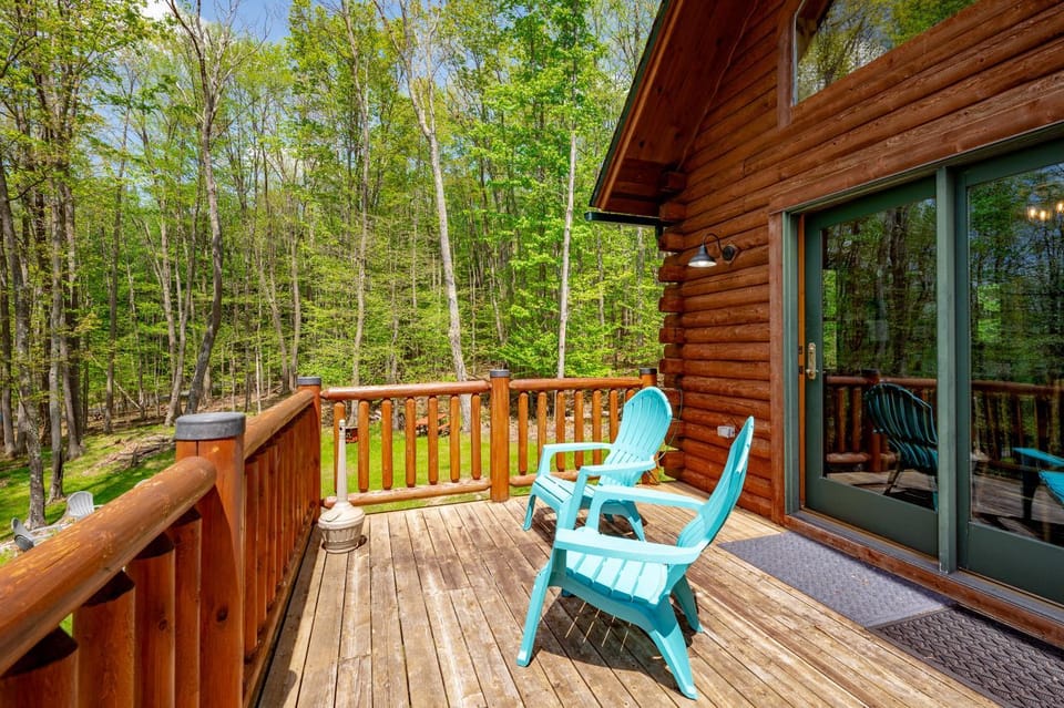 The O A Chalet by Railey Vacations House in Deep Creek Lake