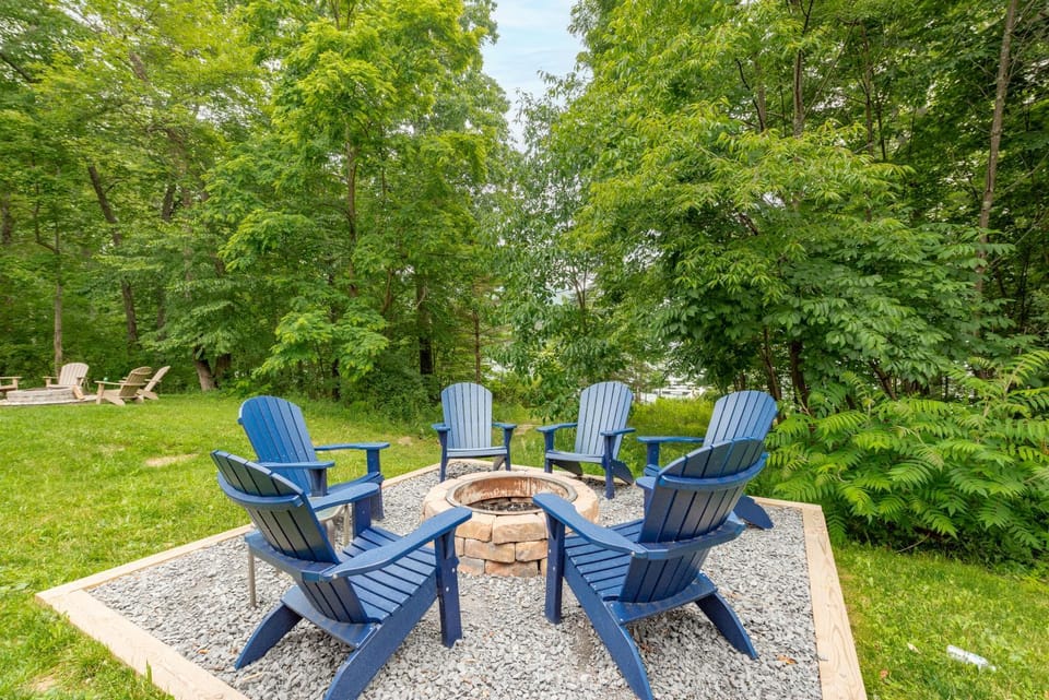 The Lakehouse by Railey Vacations House in Deep Creek Lake