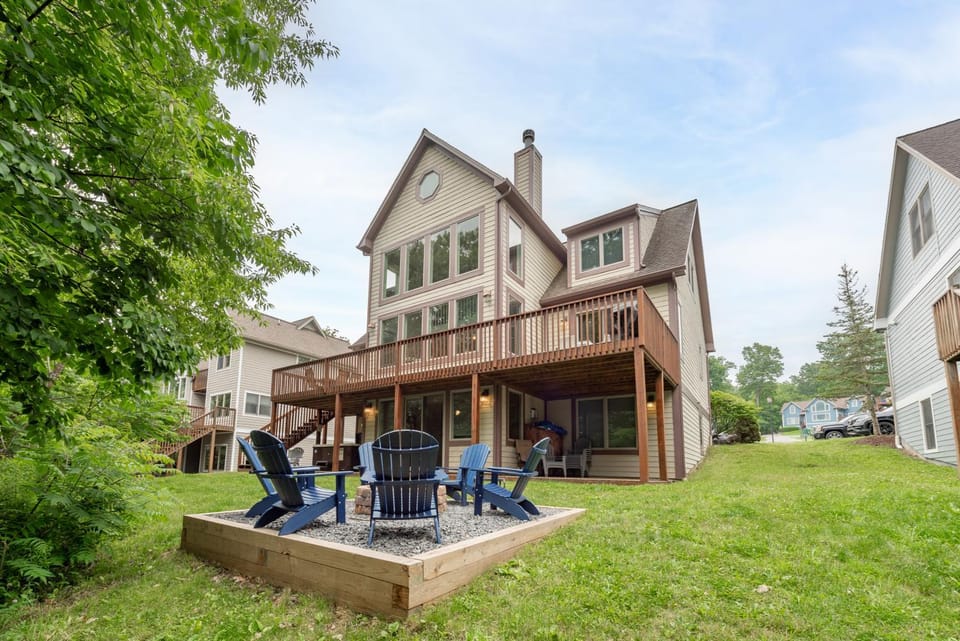 The Lakehouse by Railey Vacations House in Deep Creek Lake