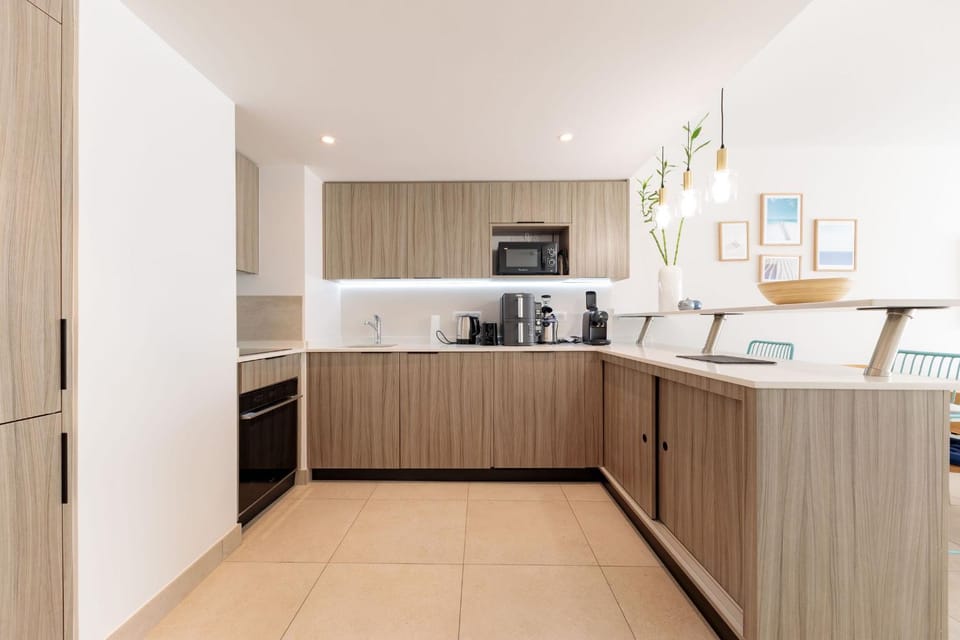 Coffee/tea facilities, Kitchen or kitchenette, oven, toaster