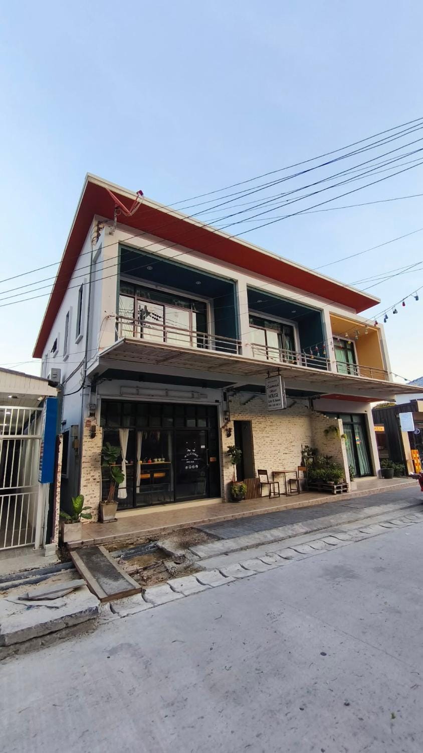 เสม็ดทาวน์ Samed Town Hotel in Phe