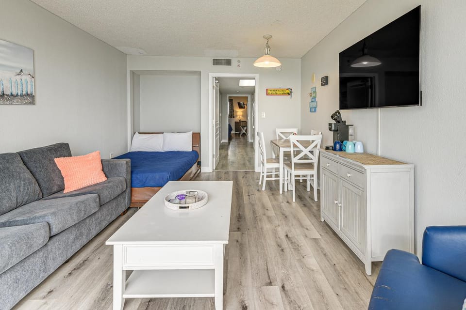 Heated Pools & Sunrise View: Baywatch Resort Condo House in Atlantic Beach