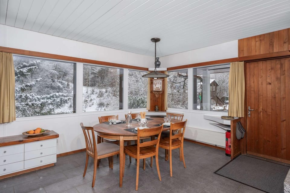 Spacious Lake and Mountain View Villa - 15 min to Interlaken Apartment in Canton of Bern (Region)