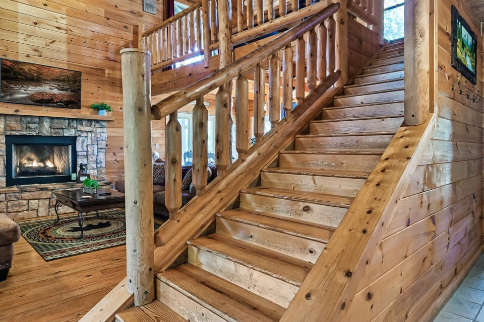 Hold My Bear House in Sevier County