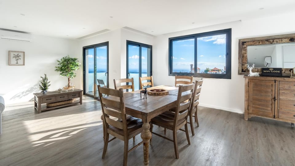 Living room, Dining area, Dinner
