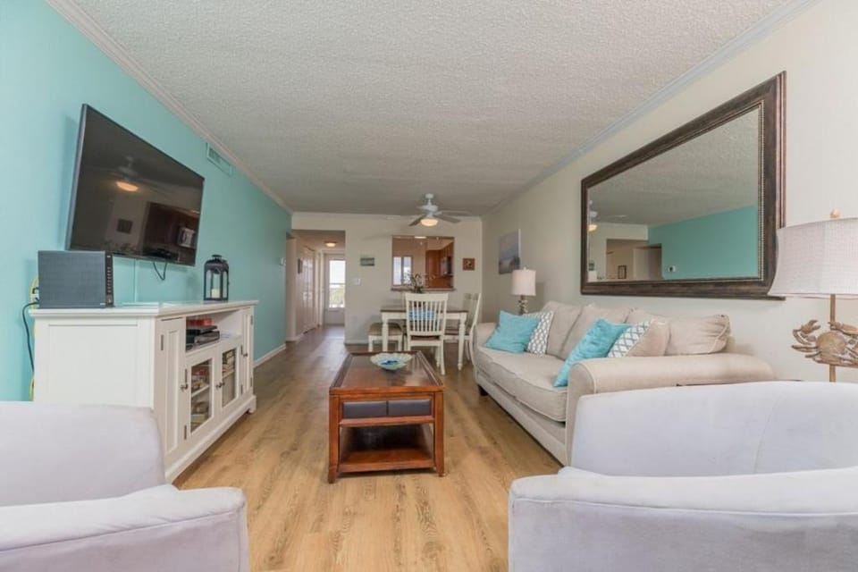 STBT 405- Beachside Condo with Pool & Elevator condo Apartment in Saint Augustine Beach