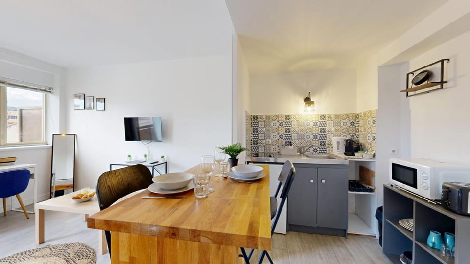 TV and multimedia, Kitchen or kitchenette, Dining area