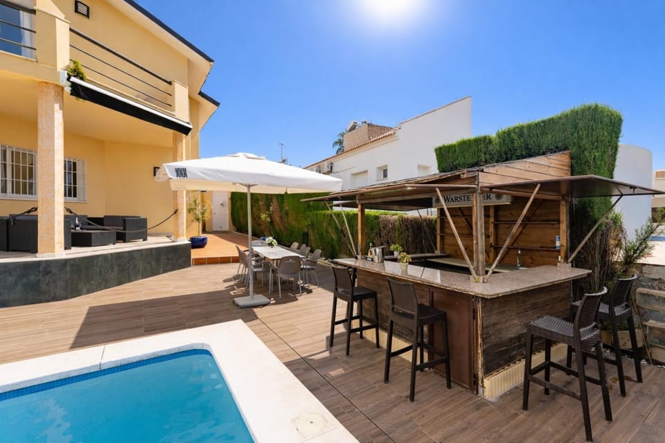 Off site, BBQ facilities, Balcony/Terrace, Swimming pool