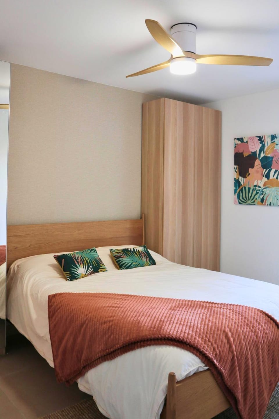 Bed, Photo of the whole room, Bedroom, wardrobe
