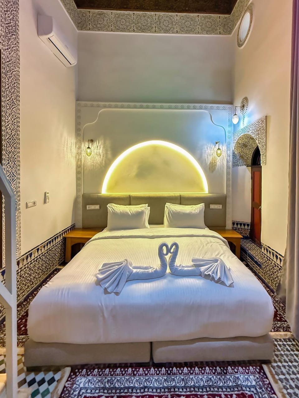 Bed, Photo of the whole room, Bedroom, towels, air conditioner