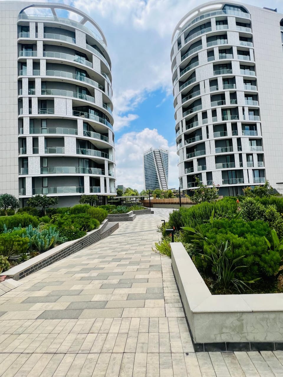 Property building, Neighbourhood