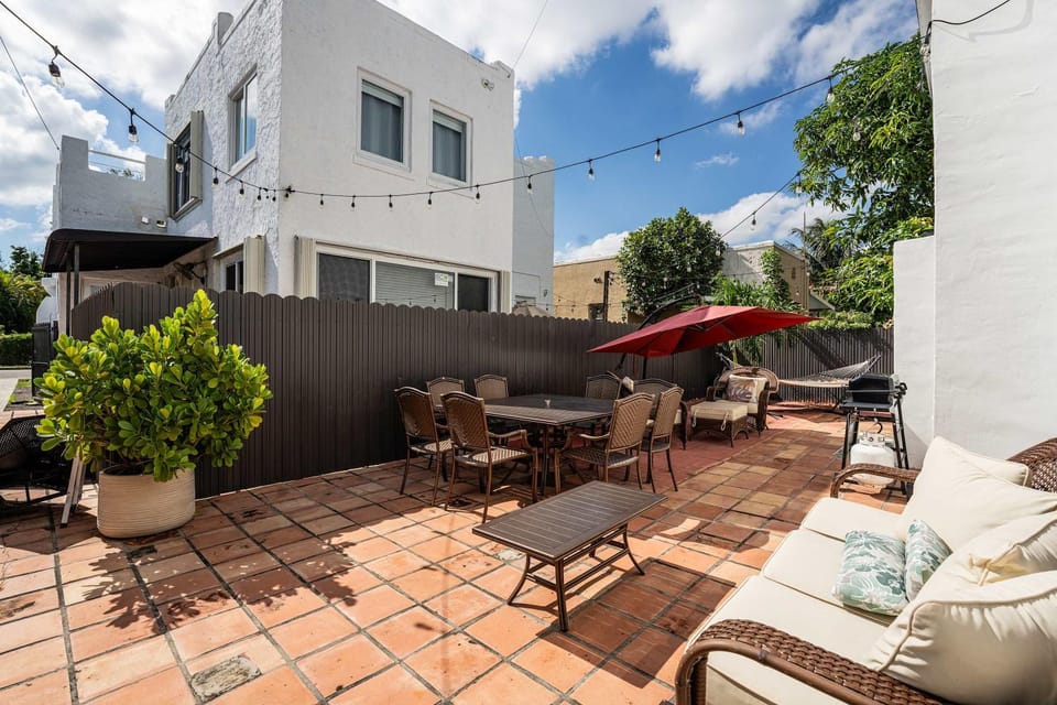 Patio, Seating area
