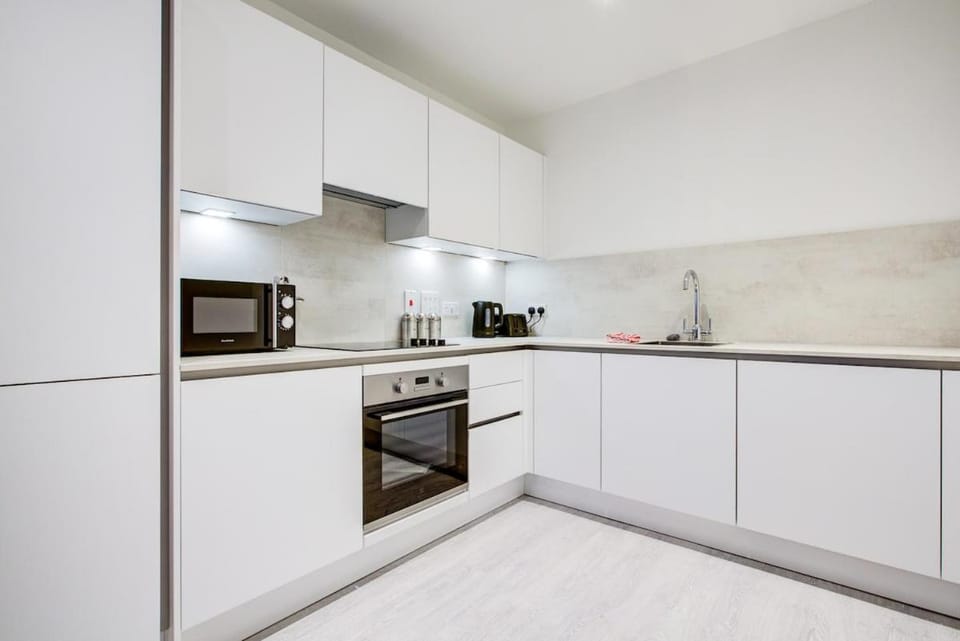 2-Bed 2-Bath Flat - Free Parking - Elizabeth Line Apartment in Hayes