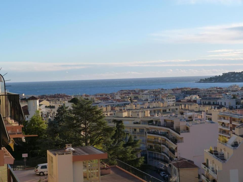 City view, Sea view