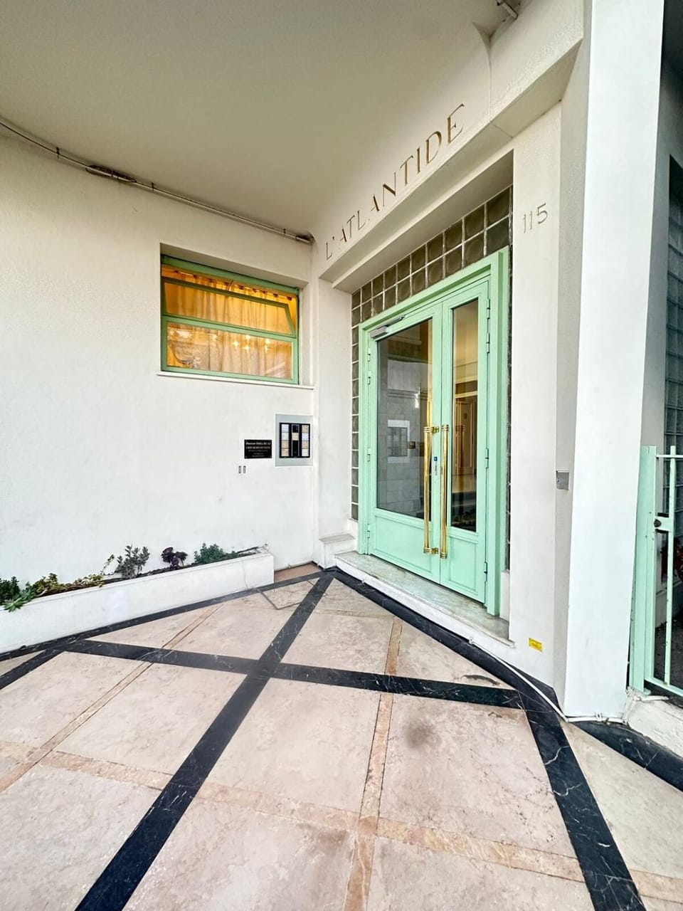 Garden house on the Promenade - Sea view Apartment in Nice