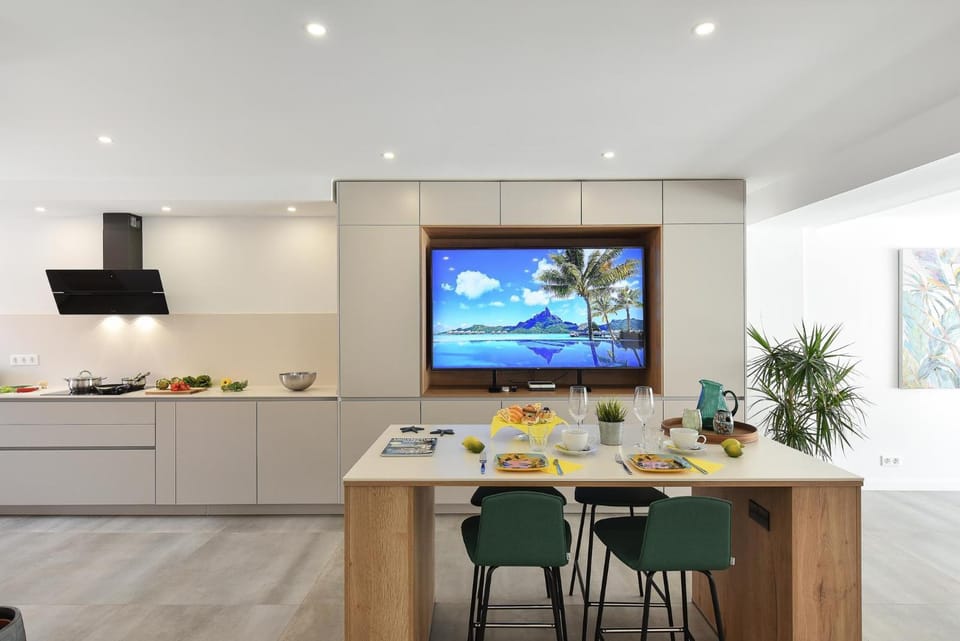 TV and multimedia, Kitchen or kitchenette, Dining area