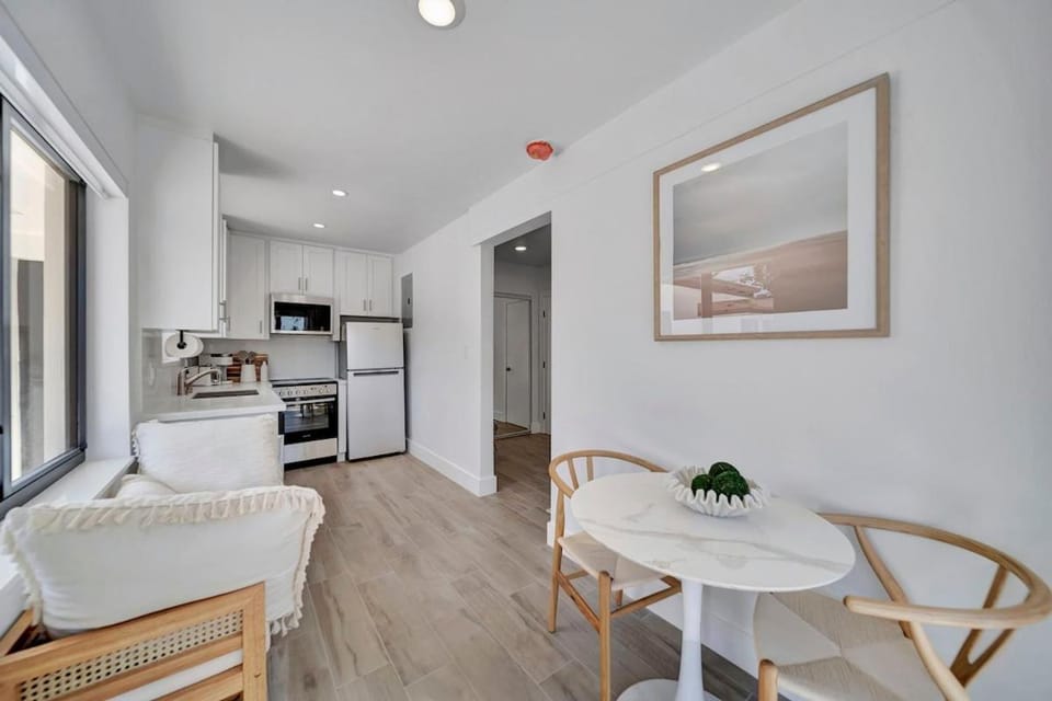 Waterfront Unit #1 20 Min Walk to Beach and Shops Apartment in Fort Lauderdale