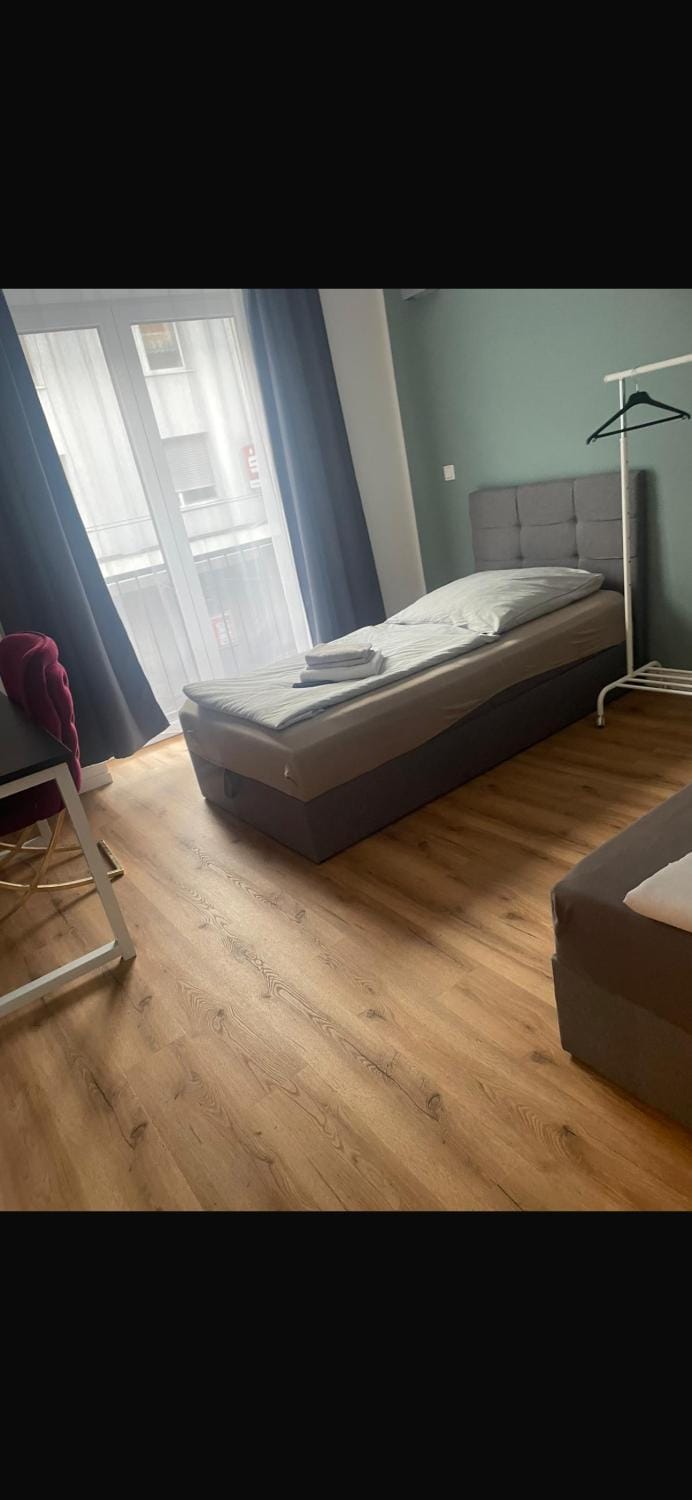 Krefeld City Central Apartments mit BalkonNetflix Apartment in Krefeld
